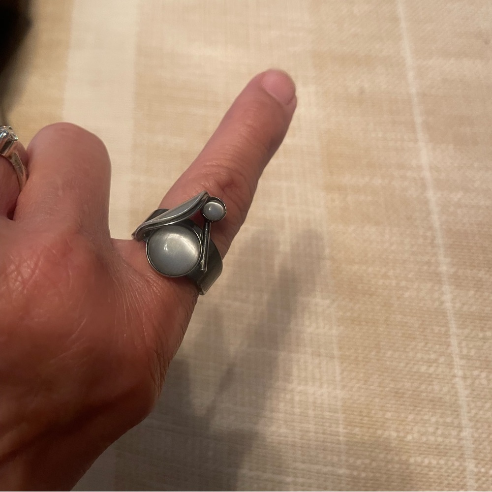 Cute ring. - Picture 4 of 4